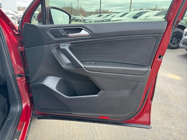 Used 2019 Volkswagen Tiguan SE w/ Panoramic Sunroof Package image 29