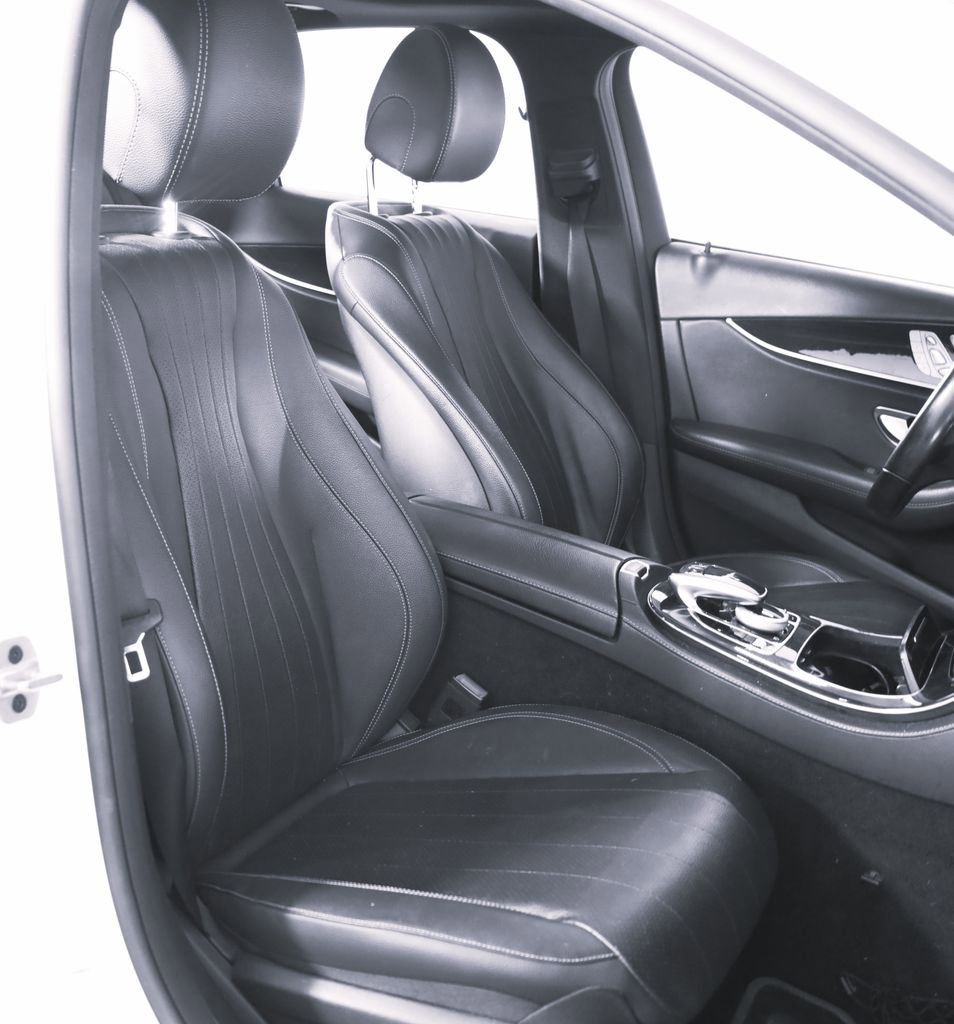 Certified 2019 Mercedes-Benz E 300 4MATIC image 43
