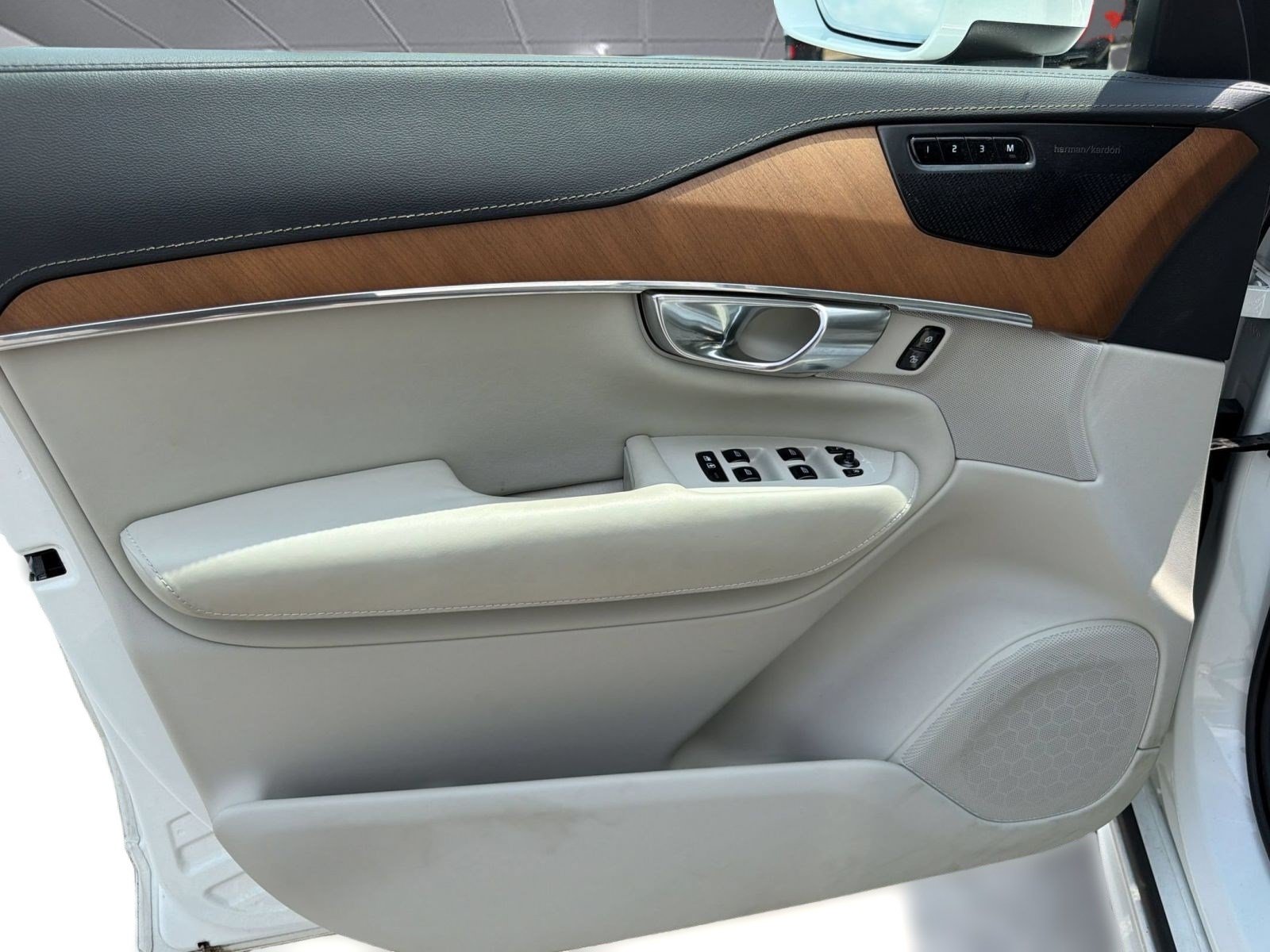 Used 2019 Volvo XC90 T6 Inscription w/ Protection Package Premier AWD/4WD image 13