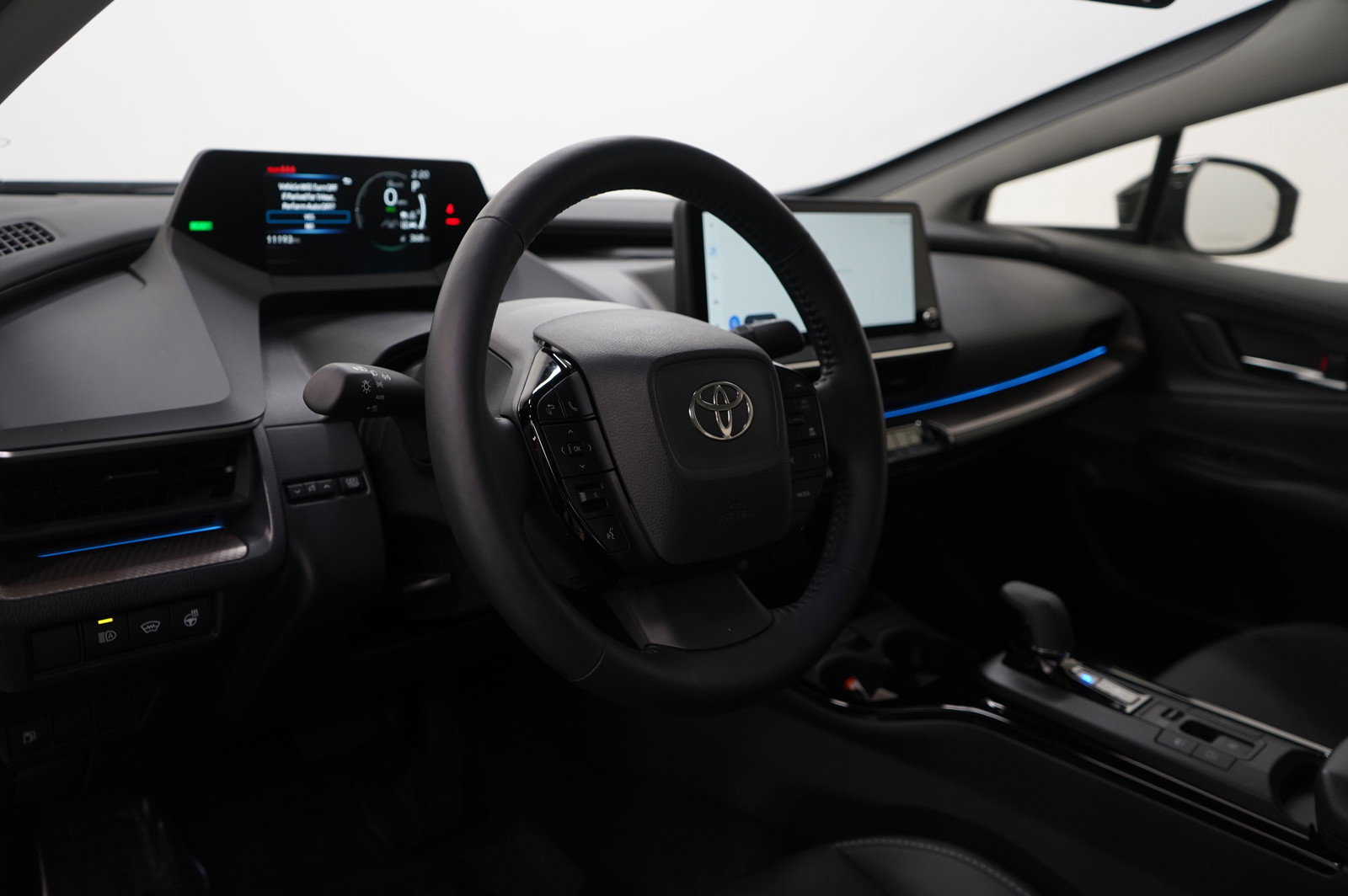 Used 2025 Toyota Prius XLE image 18