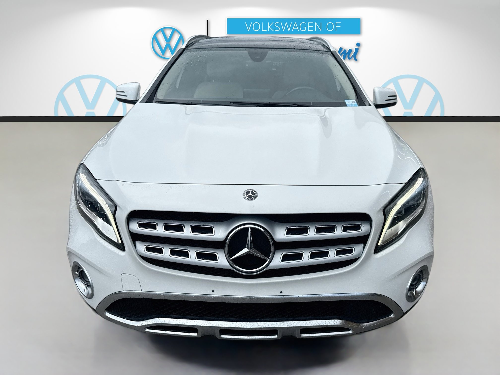 Used 2020 Mercedes-Benz GLA 250 4MATIC w/ Premium Package image 2