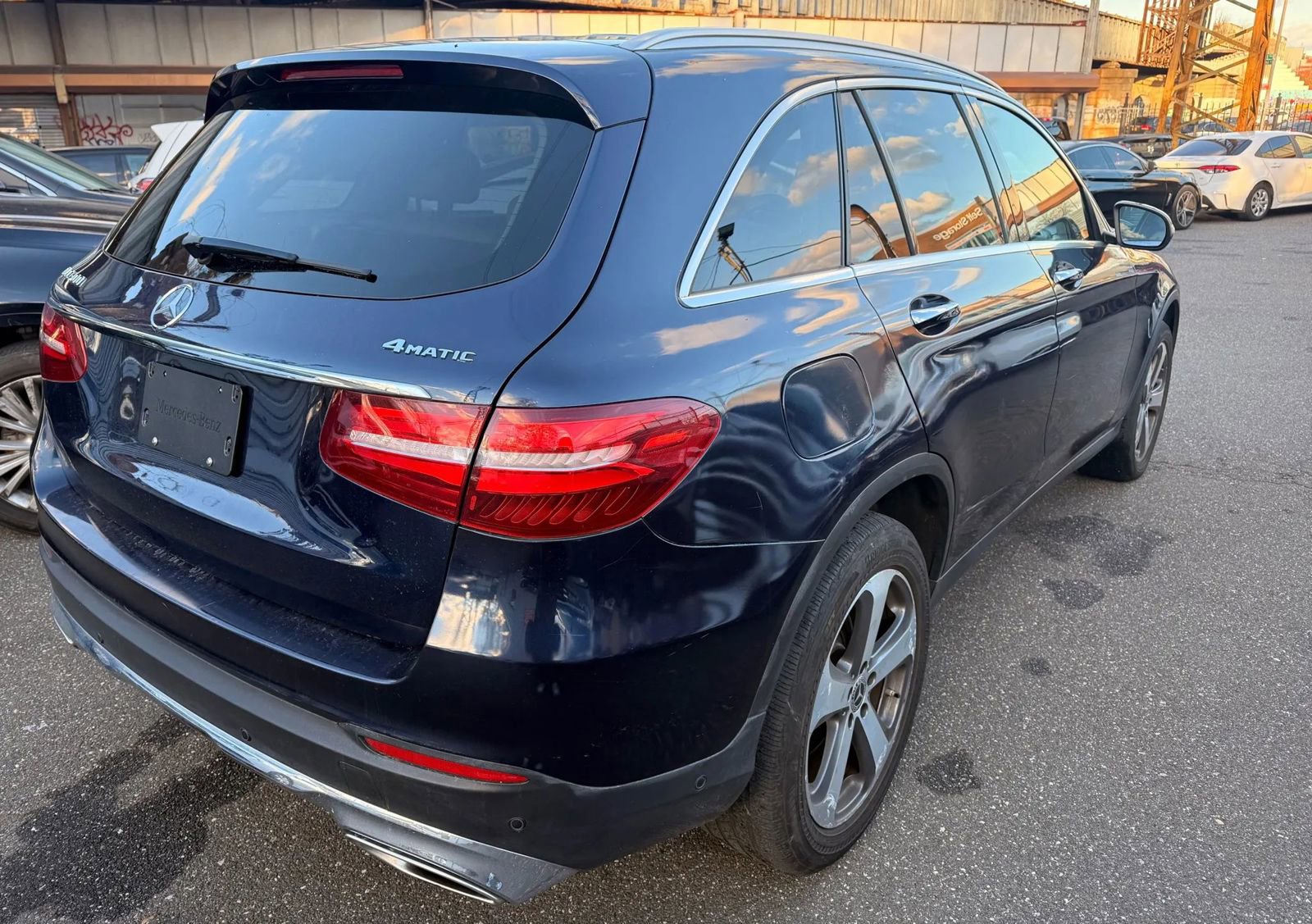 Used 2019 Mercedes-Benz GLC 300 4MATIC w/ Multimedia Package image 5