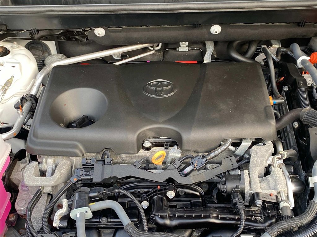 Used 2021 Toyota RAV4 XLE w/ Convenience Package image 26