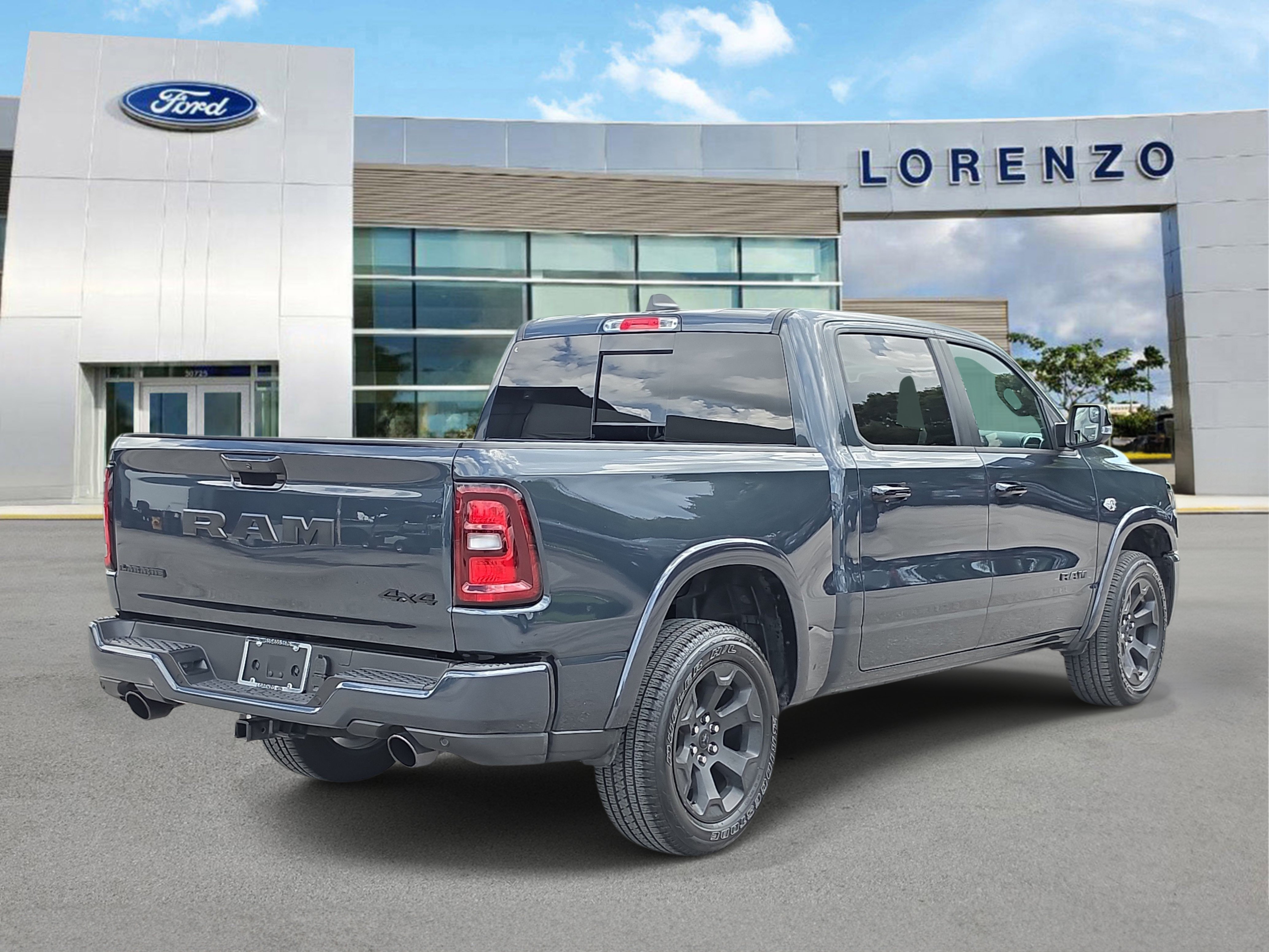 Used 2026 RAM 1500 Laramie w/ Night Edition AWD/4WD image 4