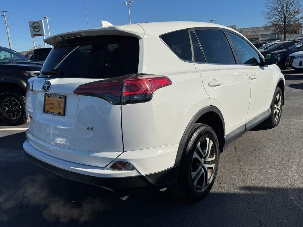 Used 2018 Toyota RAV4 LE image 3
