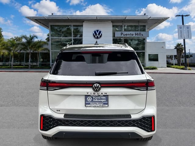 New 2026 Volkswagen Tiguan SE R-Line FWD image 5