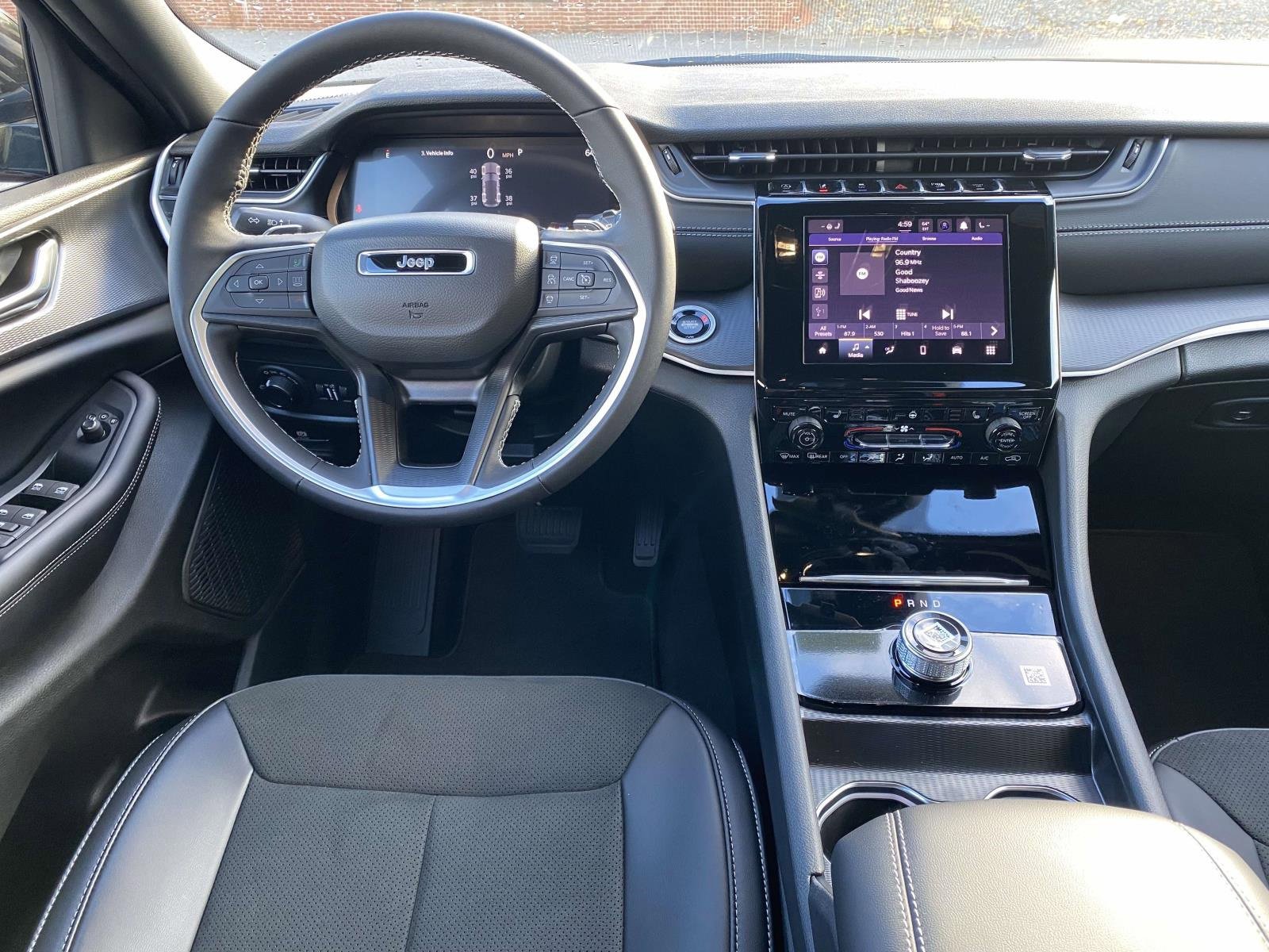 New 2025 Jeep Grand Cherokee Laredo image 11