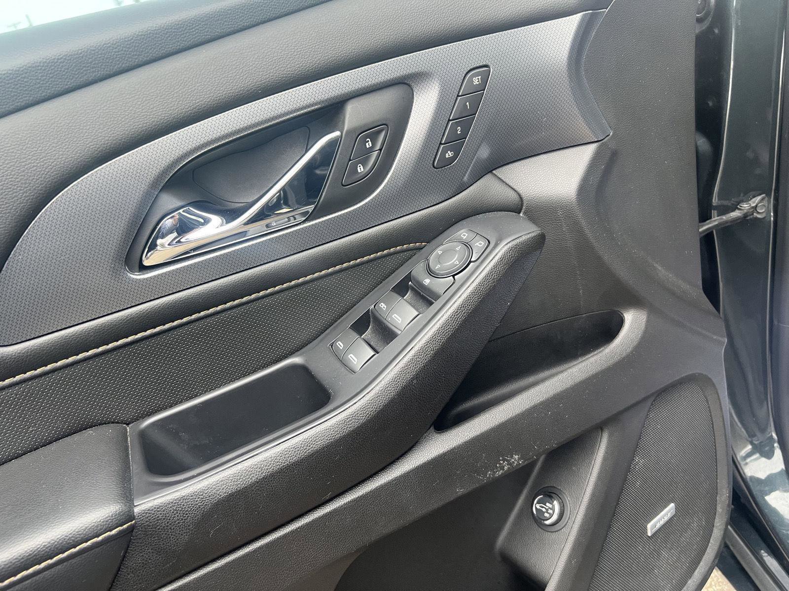 Used 2021 Chevrolet Traverse Premier image 11