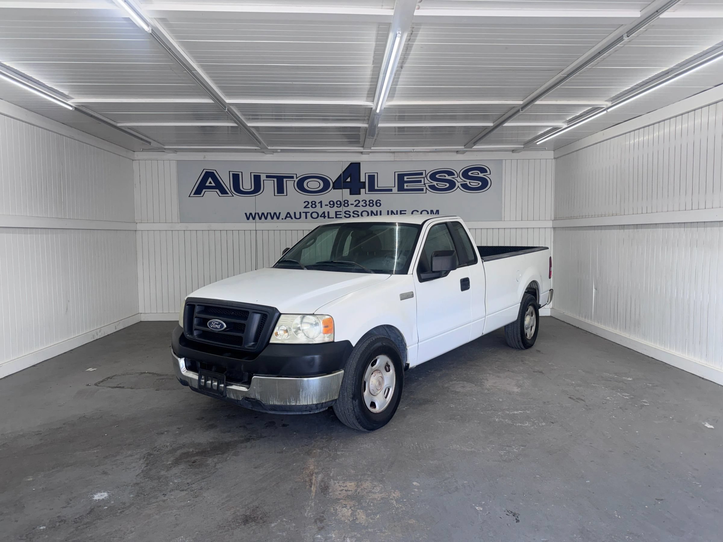 Used 2005 Ford F150 XL RWD image 1