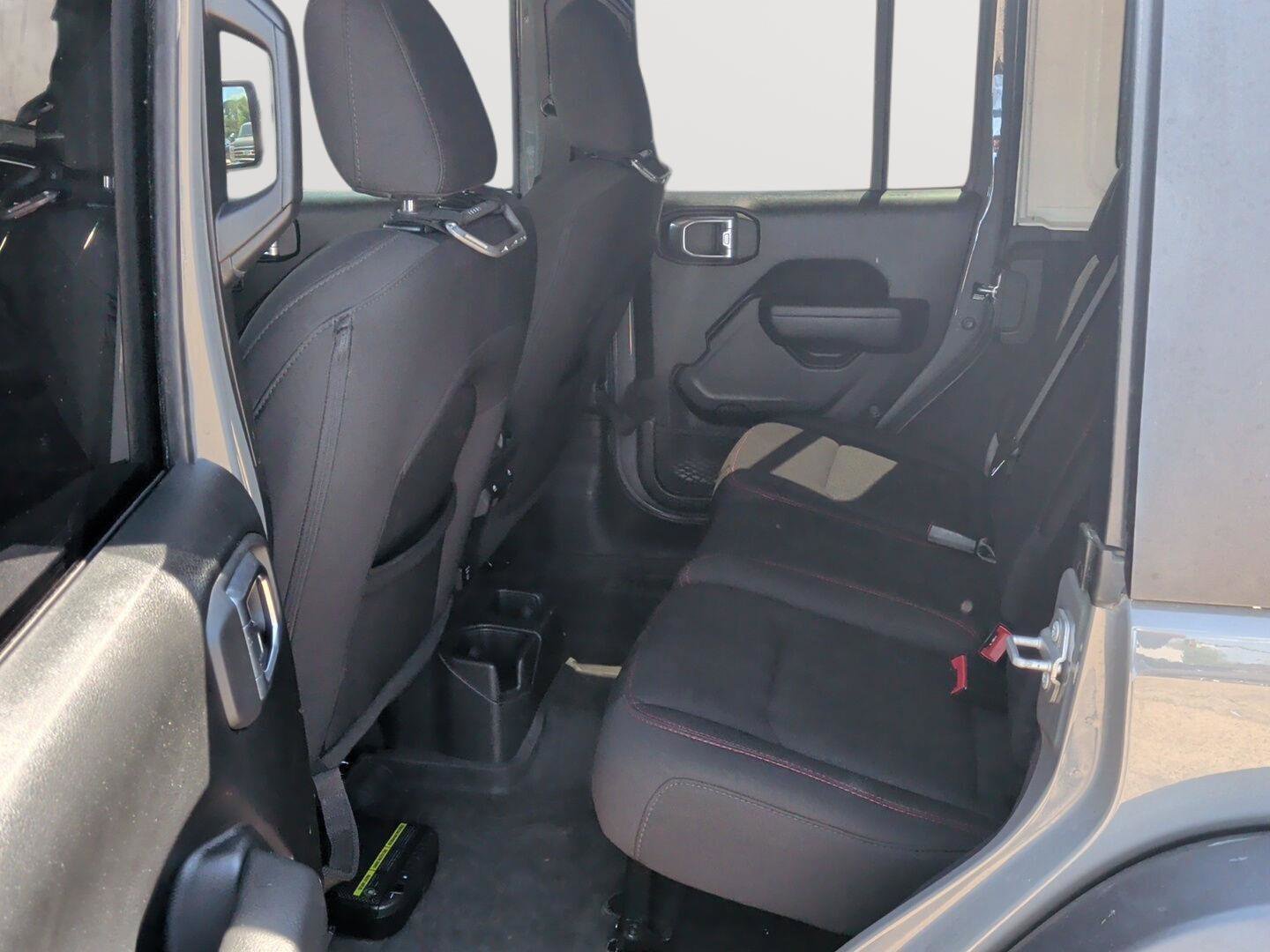 Used 2023 Jeep Wrangler Unlimited Rubicon image 28