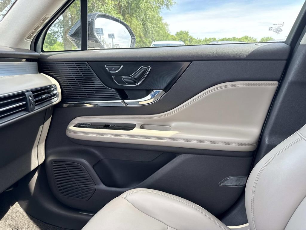 Used 2021 Lincoln Corsair FWD w/ Equipment Group 101A image 22