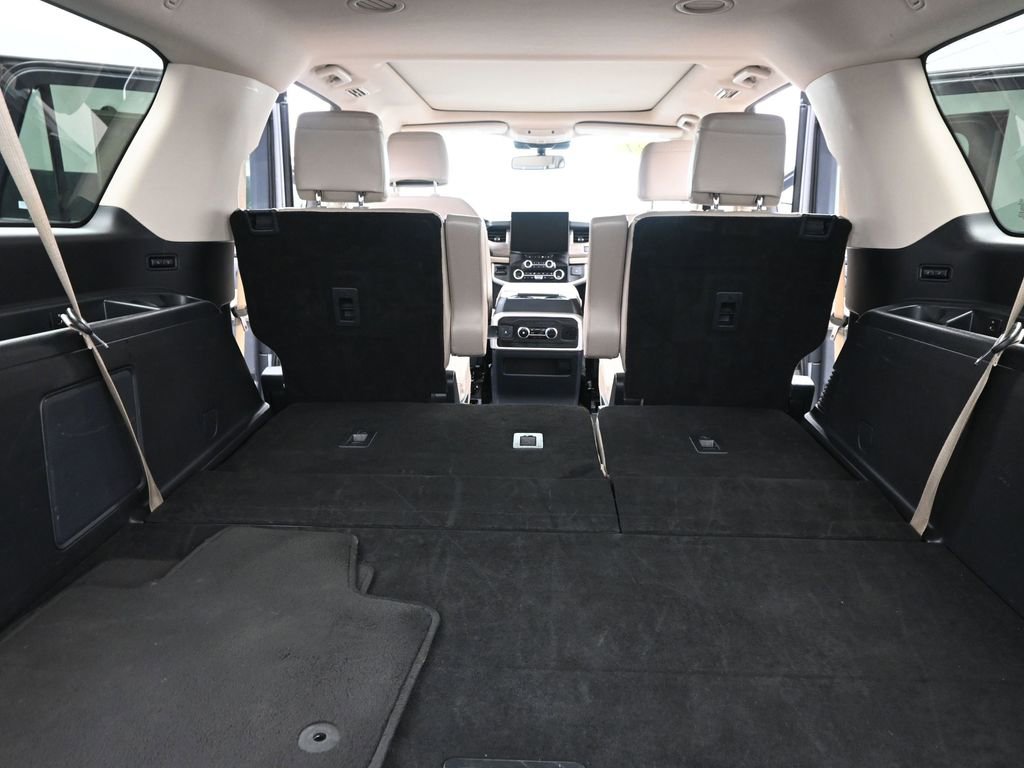 Used 2024 Ford Expedition Max Limited image 9