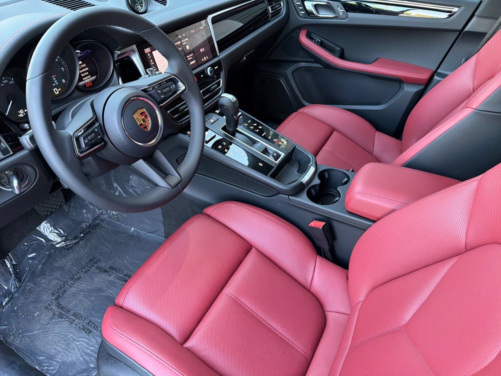 New 2026 Porsche Macan AWD/4WD image 4