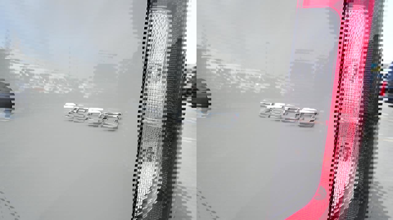 Used 2022 Mercedes-Benz Sprinter 144 Cargo image 38