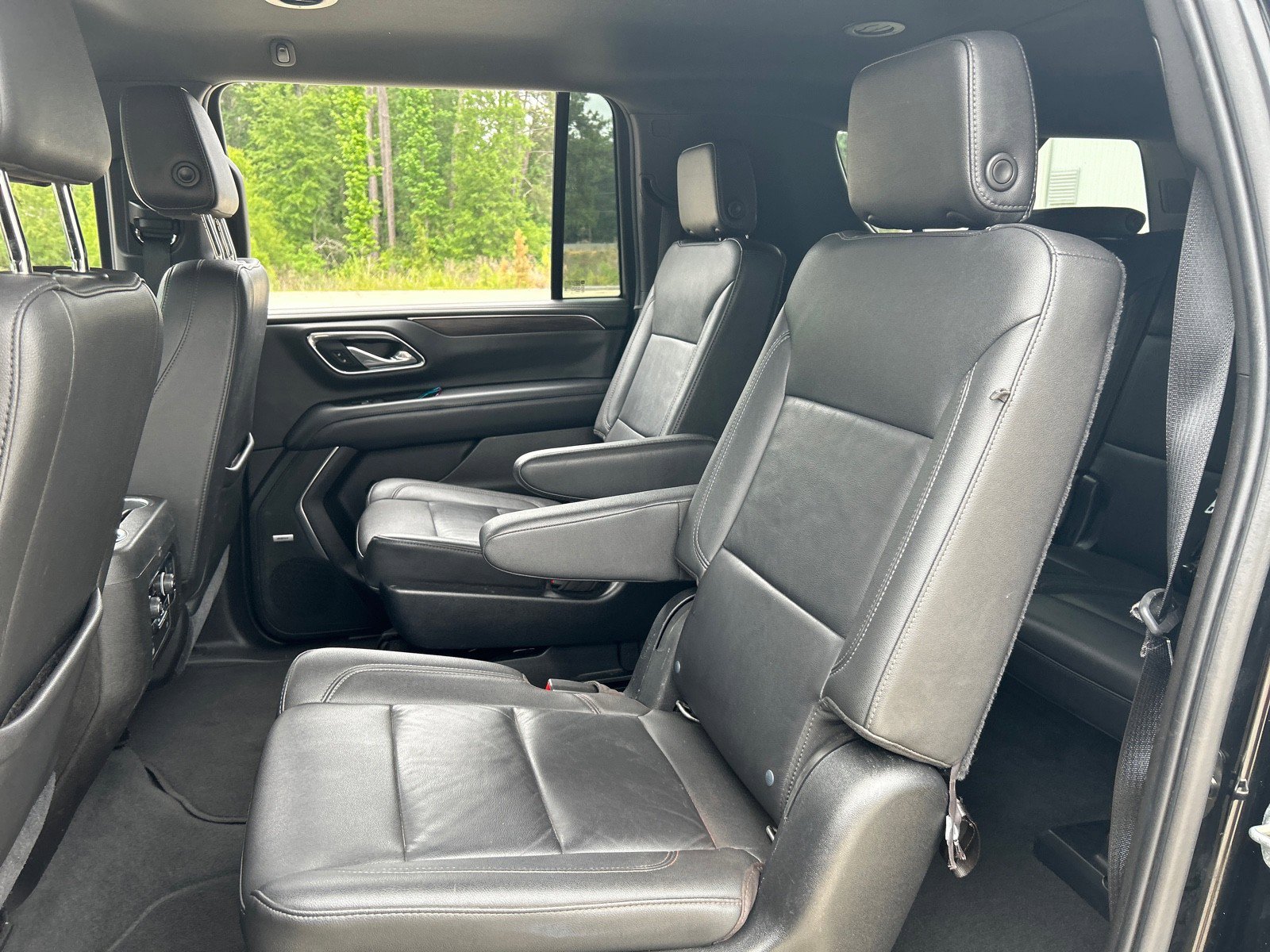 Used 2021 Chevrolet Suburban Z71 w/ Z71 Off-Road Package AWD/4WD image 18