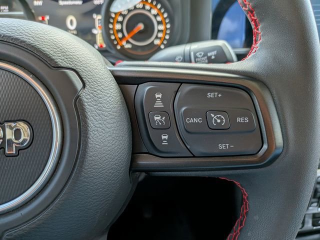 Used 2024 Jeep Gladiator Rubicon AWD/4WD image 16