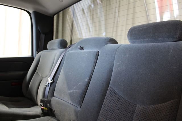 Used 2004 Chevrolet Silverado 2500 LS w/ Heavy-Duty Power Package image 26