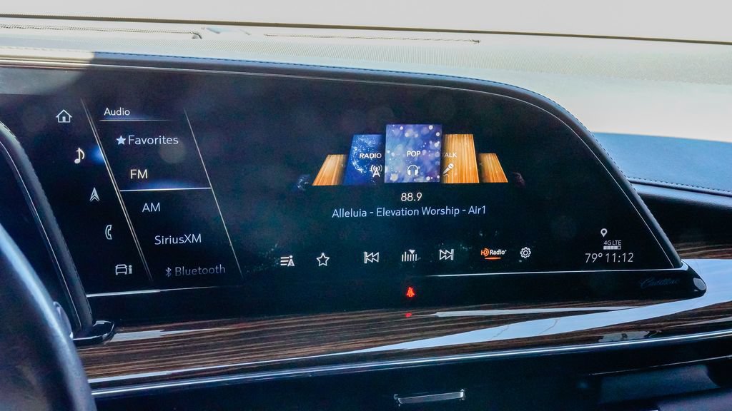 Certified 2021 Cadillac Escalade ESV Luxury RWD image 18