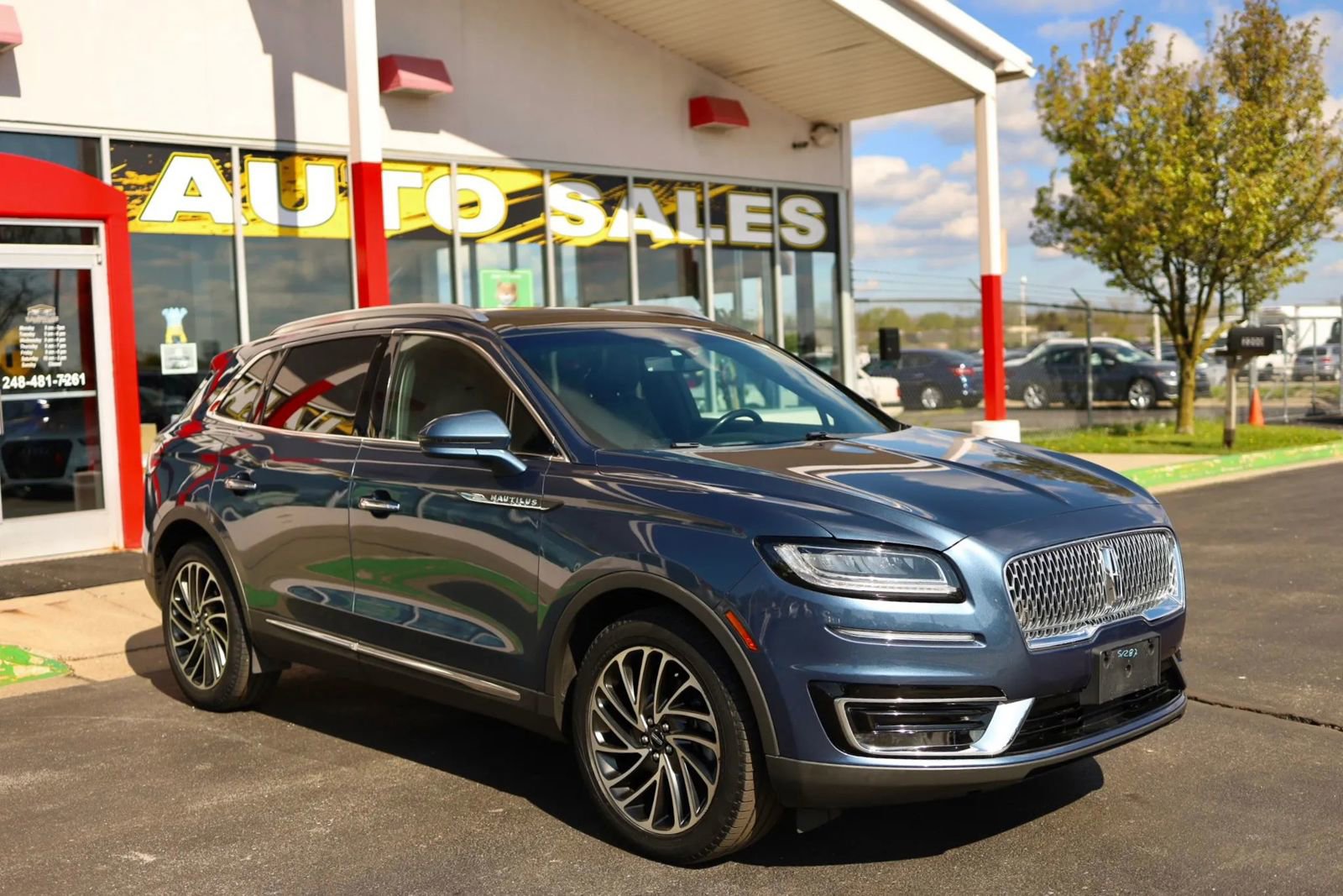 Used 2019 Lincoln Nautilus Reserve w/ Driver Assistance Package AWD/4WD image 3