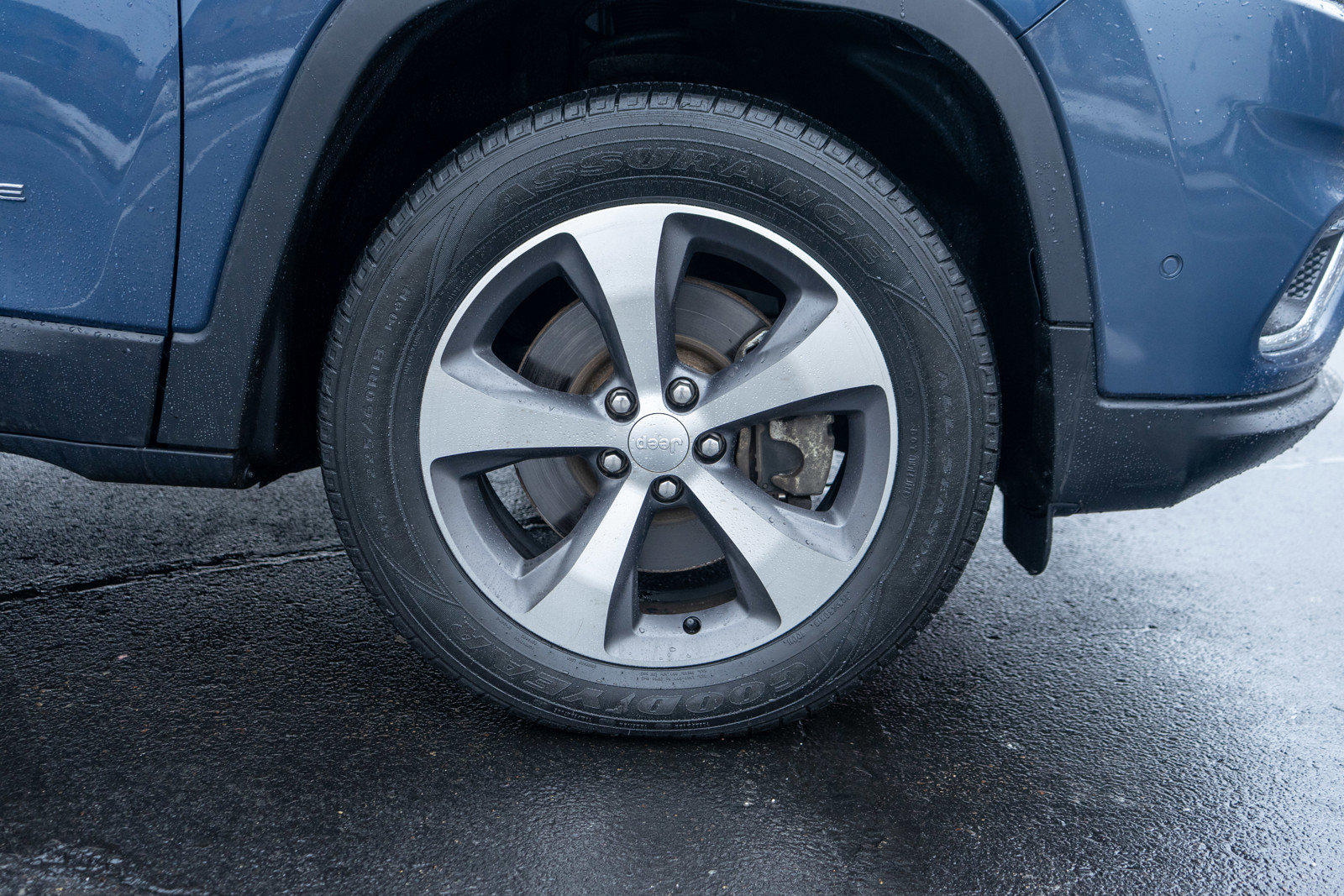 Used 2021 Jeep Cherokee Limited image 12