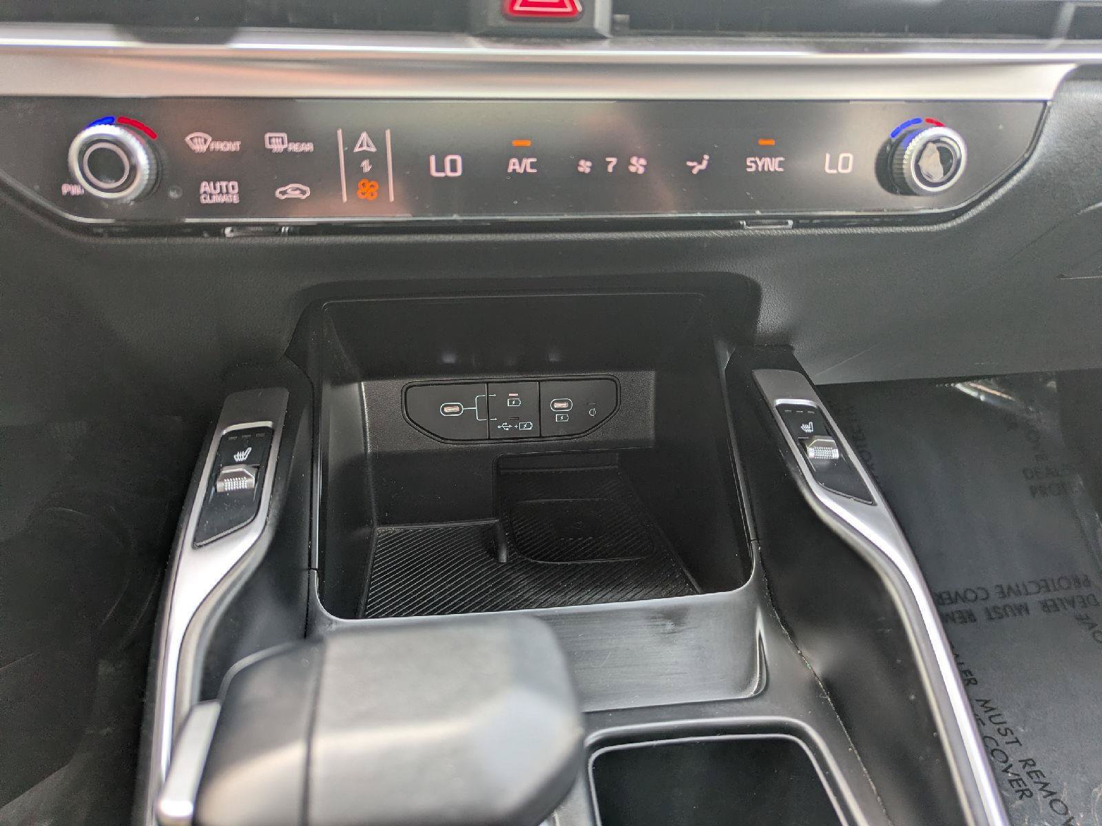 Used 2025 Kia Sorento S w/ Panoramic Sunroof Package AWD/4WD image 16