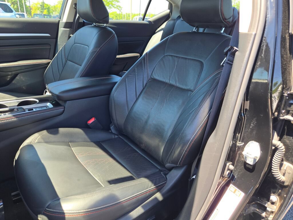 Used 2023 Nissan Altima 2.0 SR FWD image 28