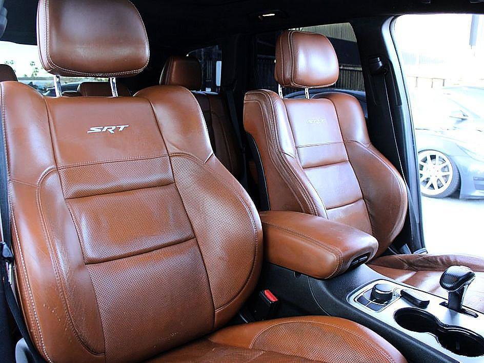 Used 2014 Jeep Grand Cherokee SRT image 24
