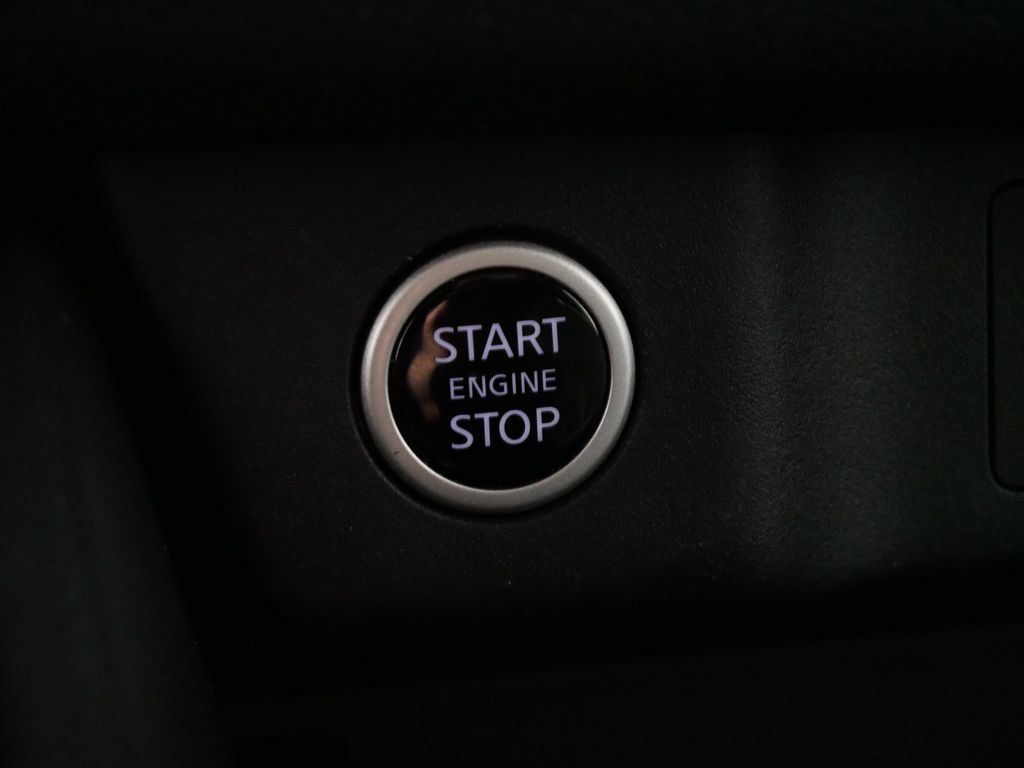 Used 2023 Nissan Rogue SL AWD/4WD image 23