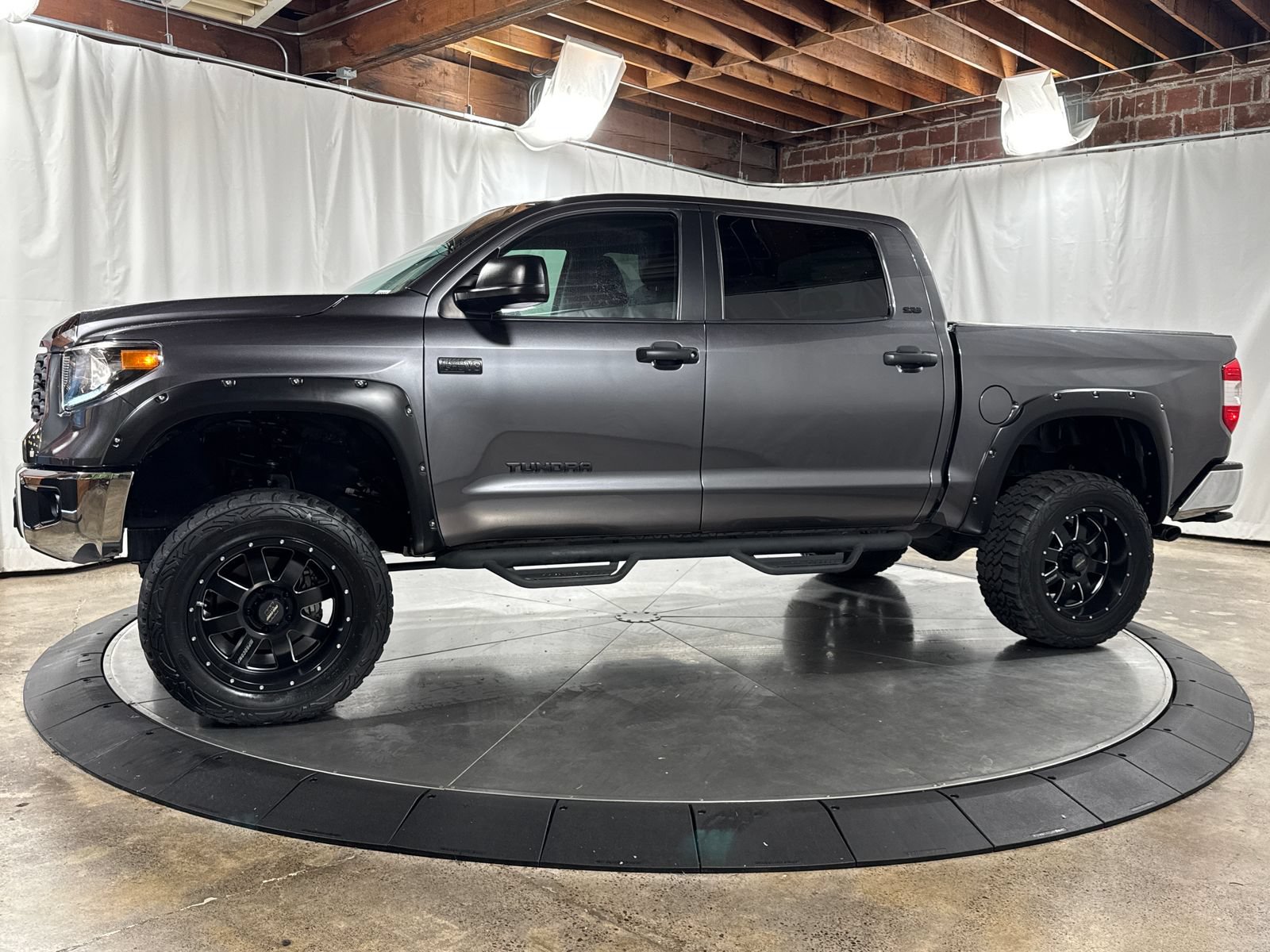 Used 2021 Toyota Tundra SR5 w/ SR5 Upgrade Package AWD/4WD image 10