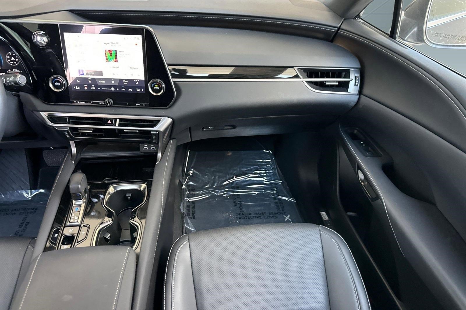 Certified 2025 Lexus RX 350 FWD w/ Accessory Package image 28