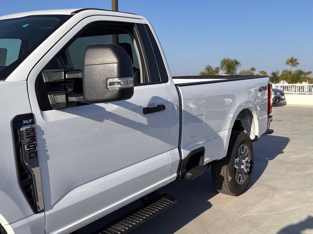 Used 2025 Ford F350 XLT AWD/4WD image 9