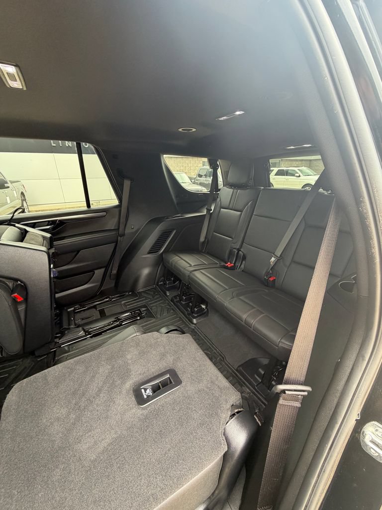 Used 2025 Chevrolet Tahoe RST w/ Comfort Package AWD/4WD image 23