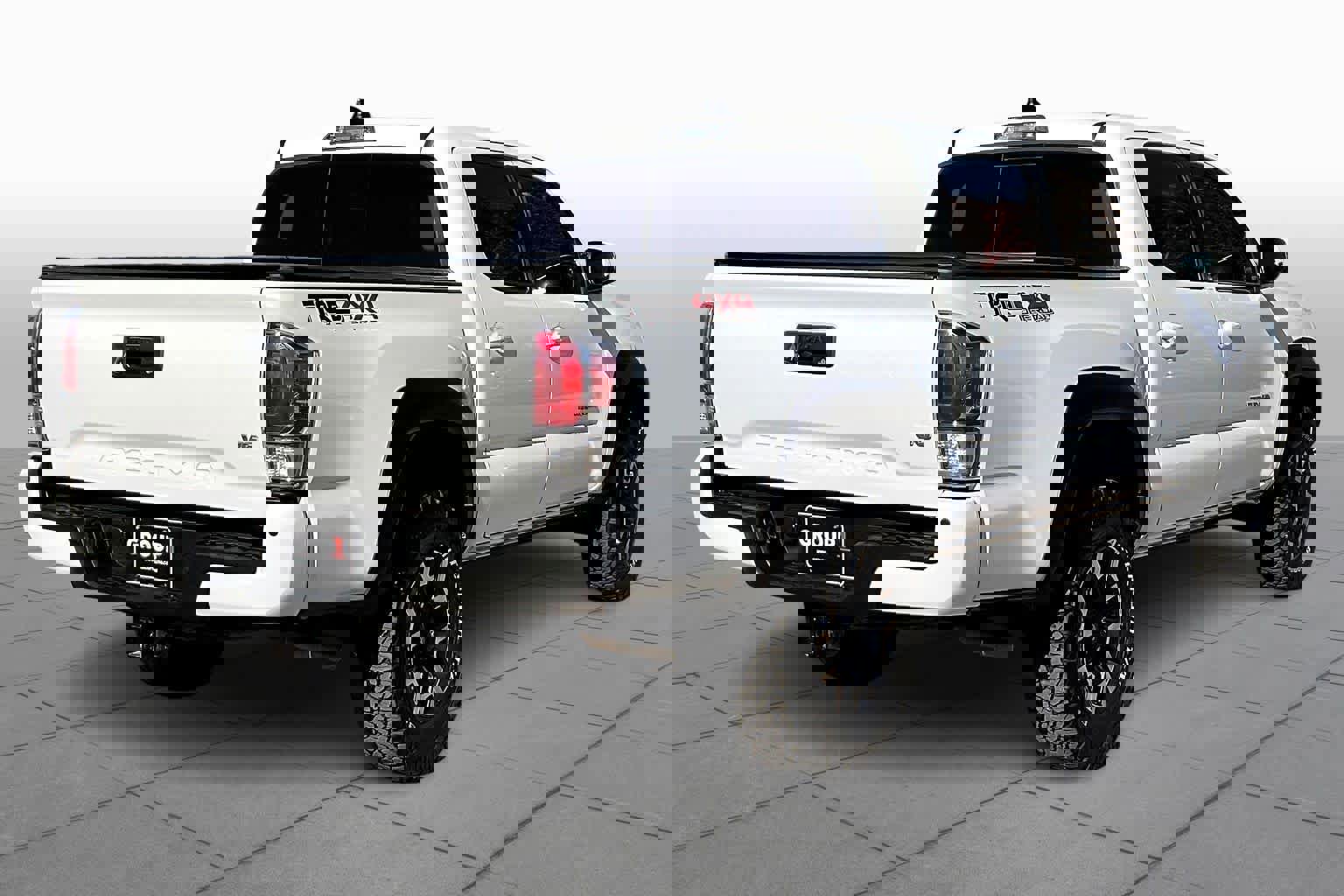 Used 2023 Toyota Tacoma TRD Off-Road image 12