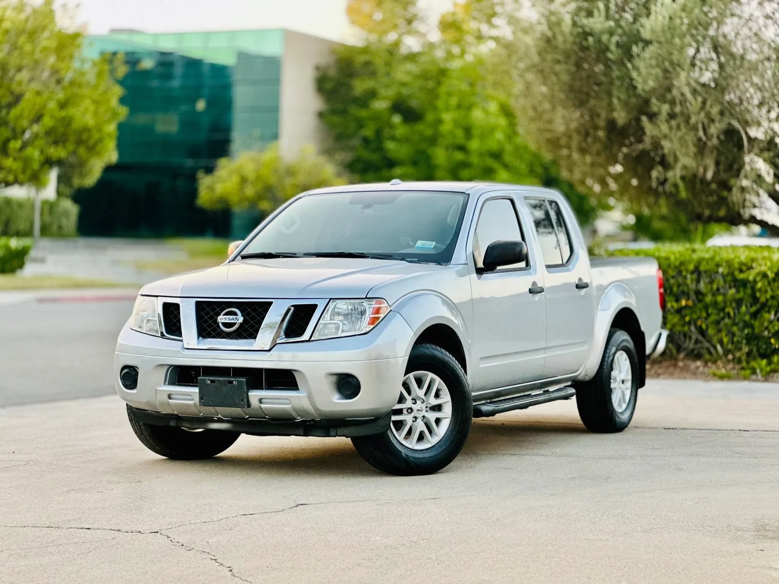 Used 2018 Nissan Frontier SV RWD image 1