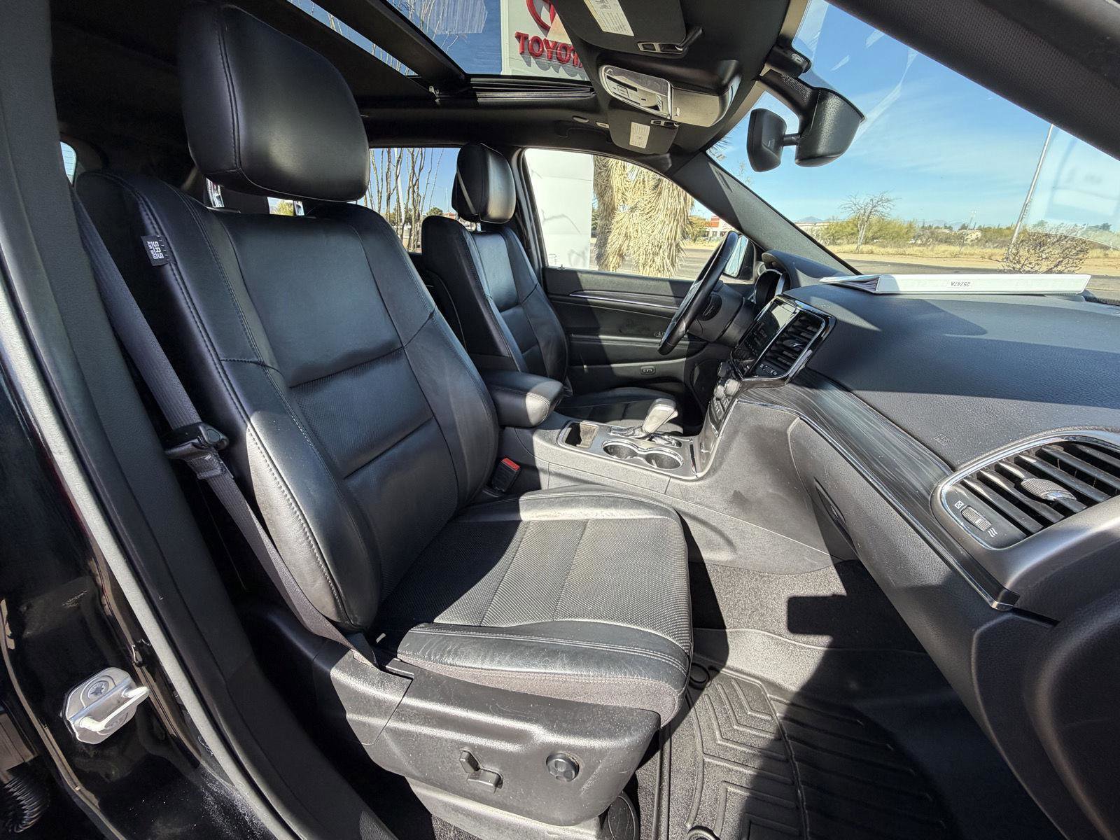 Used 2021 Jeep Grand Cherokee Limited w/ Luxury Group II image 27