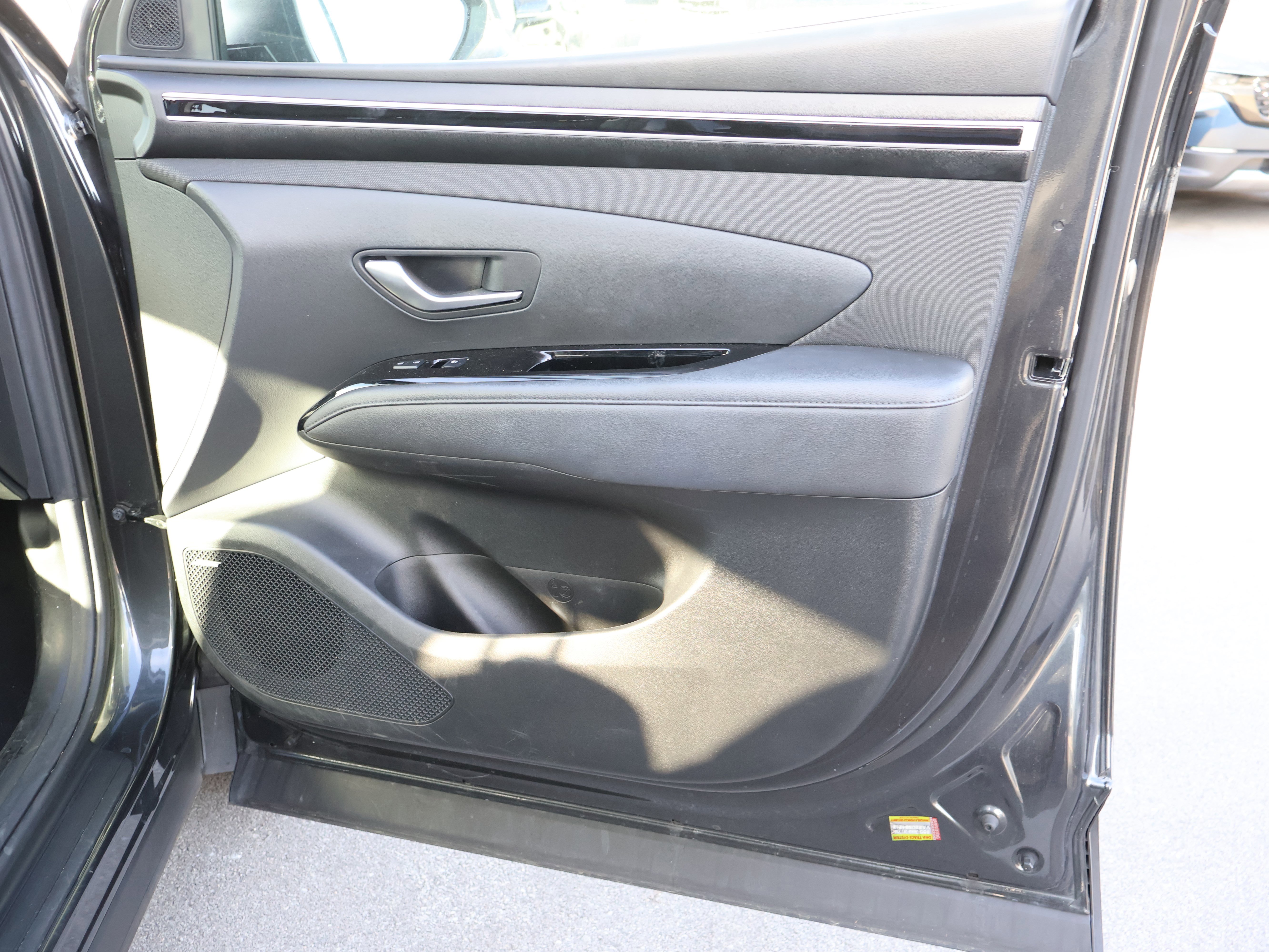 Used 2023 Hyundai Tucson Limited w/ Cargo Package image 8