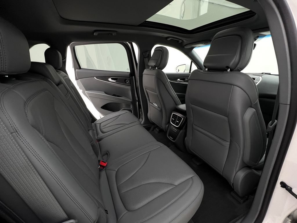 Used 2020 Lincoln Nautilus Reserve AWD/4WD image 15
