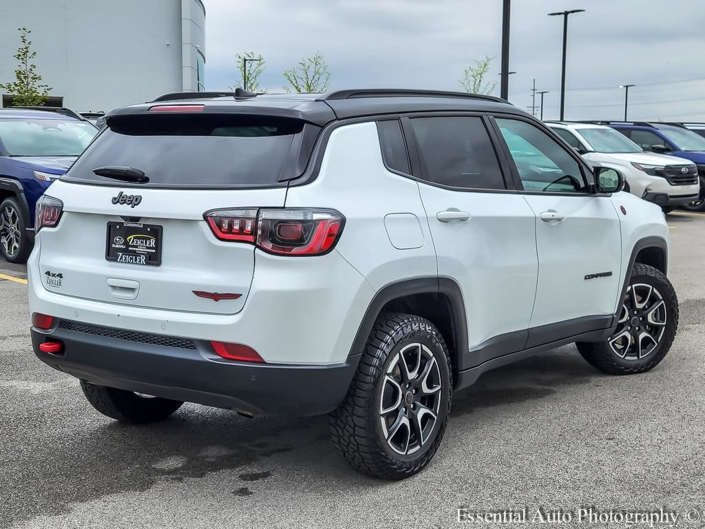 Used 2025 Jeep Compass Trailhawk AWD/4WD image 7