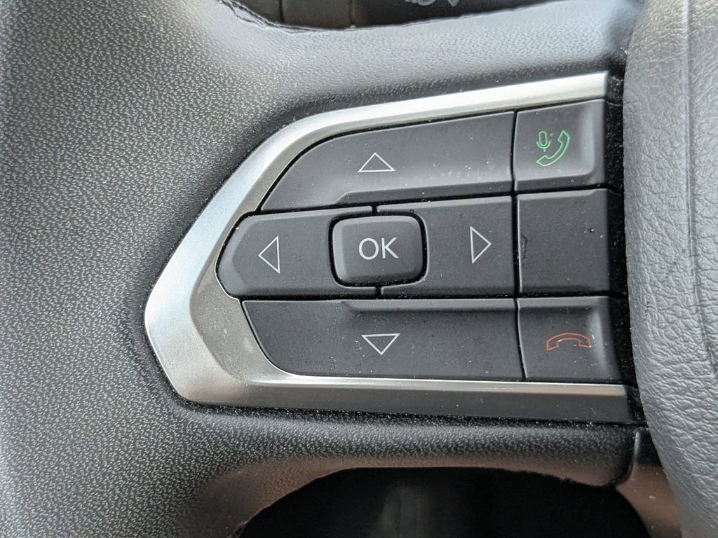 Used 2024 Jeep Compass Latitude image 23