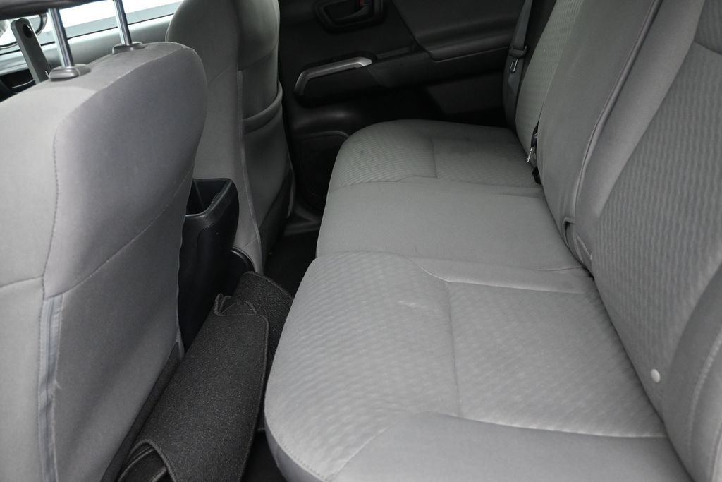 Used 2022 Toyota Tacoma SR5 RWD image 14