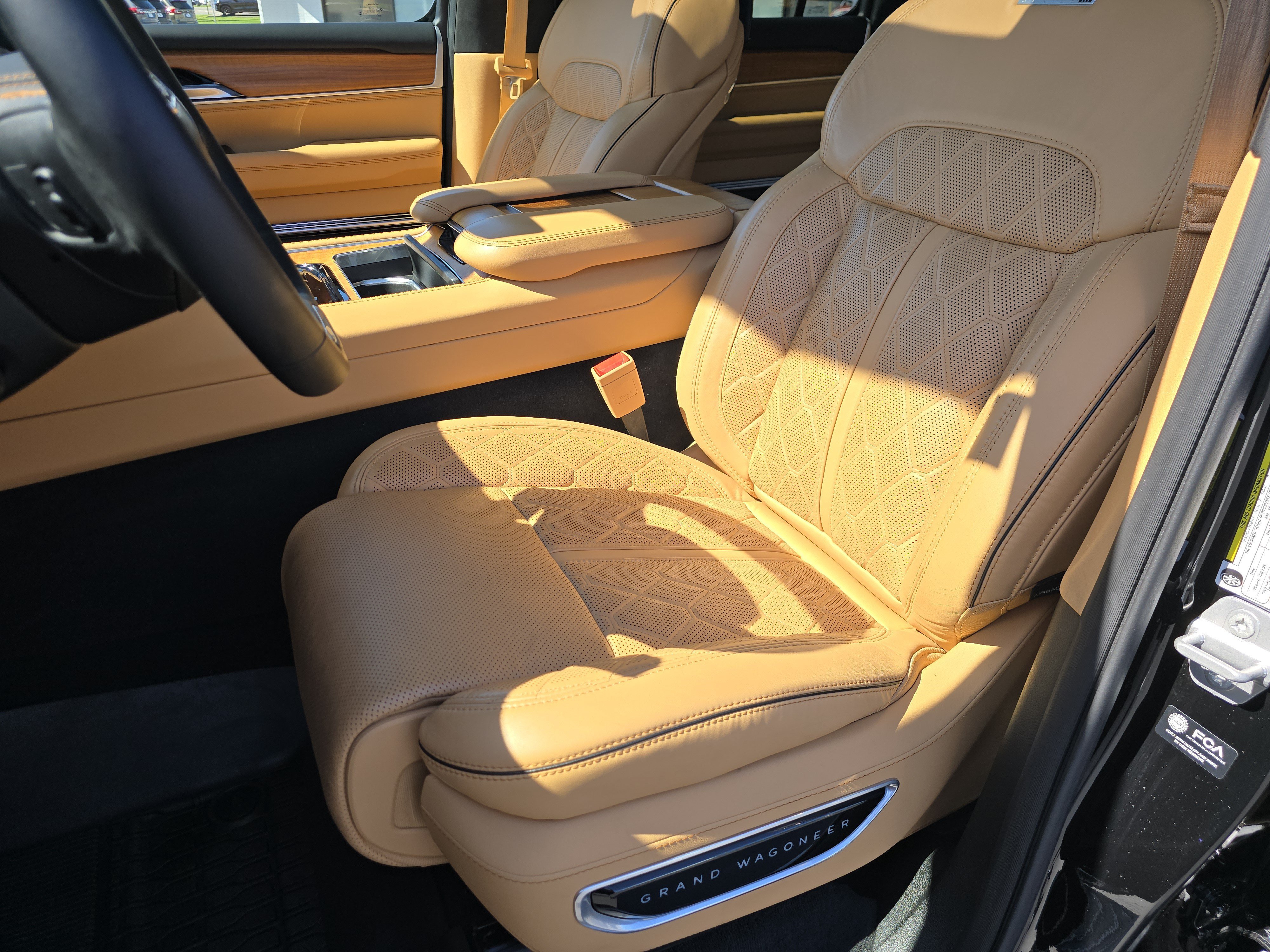 Used 2024 Jeep Grand Wagoneer Series III w/ Rear Seat Video Group 1 AWD/4WD image 23