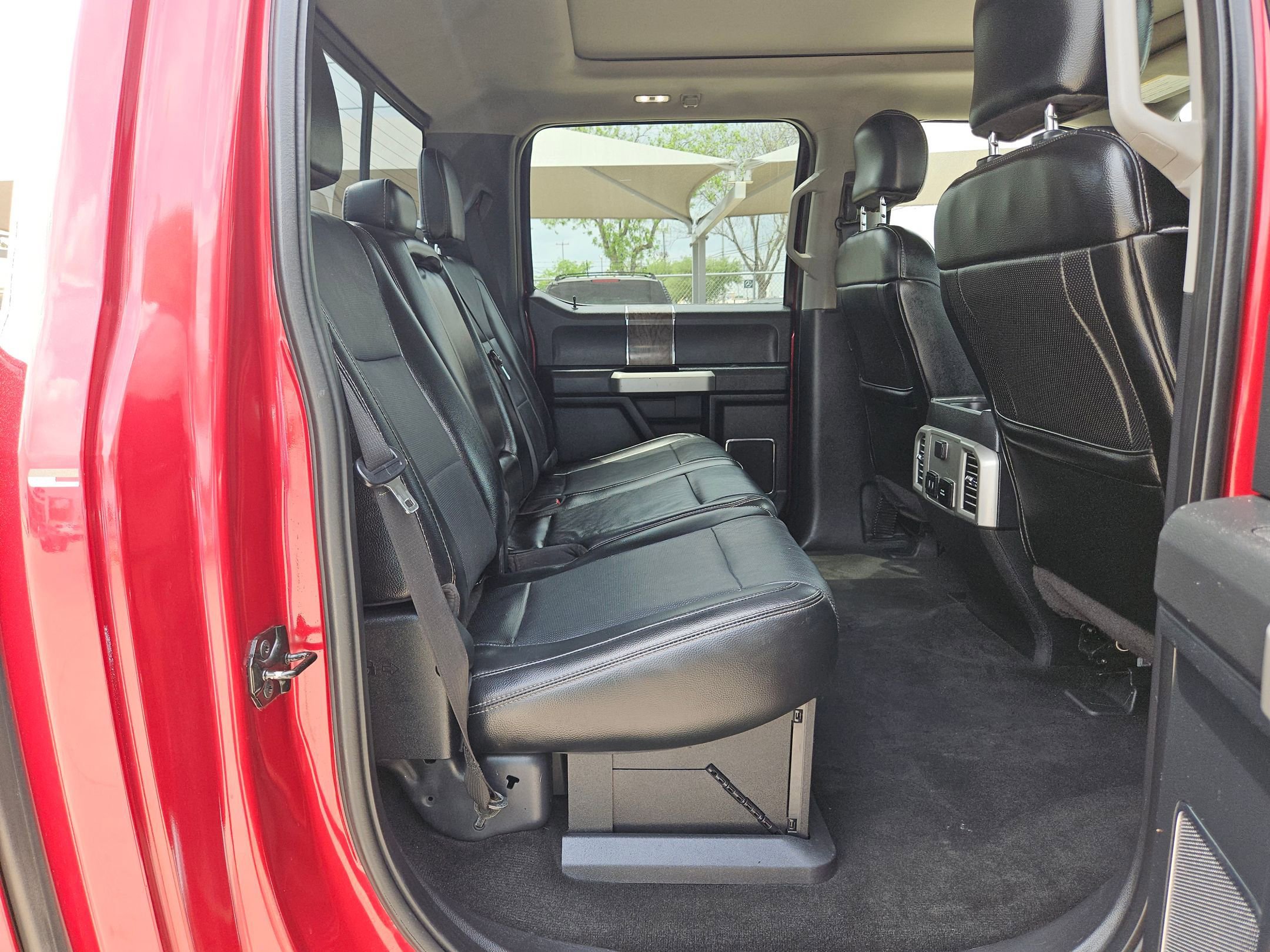 Used 2017 Ford F250 Lariat w/ Lariat Ultimate Package AWD/4WD image 24