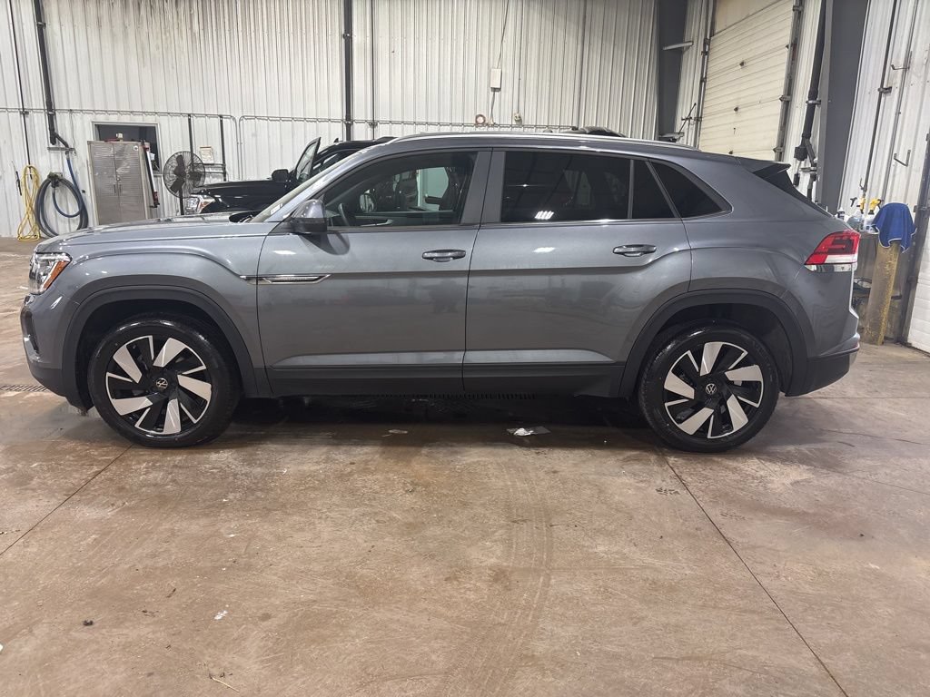 Used 2025 Volkswagen Atlas Cross Sport SE AWD/4WD image 8