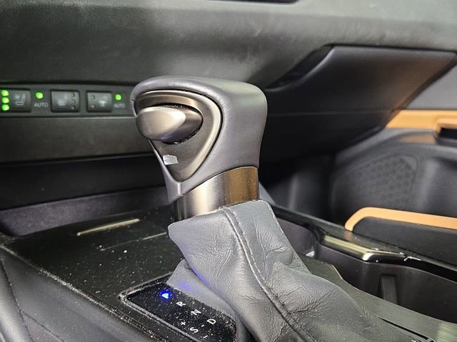 Certified 2024 Lexus ES 300h w/ Luxury Package image 20