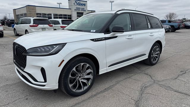 New 2026 Lincoln Aviator AWD w/ Jet Appearance Package image 3