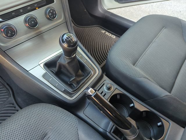 Used 2016 Volkswagen Golf S FWD image 30