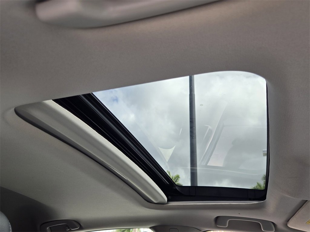 Used 2024 Honda Civic EX-L image 17