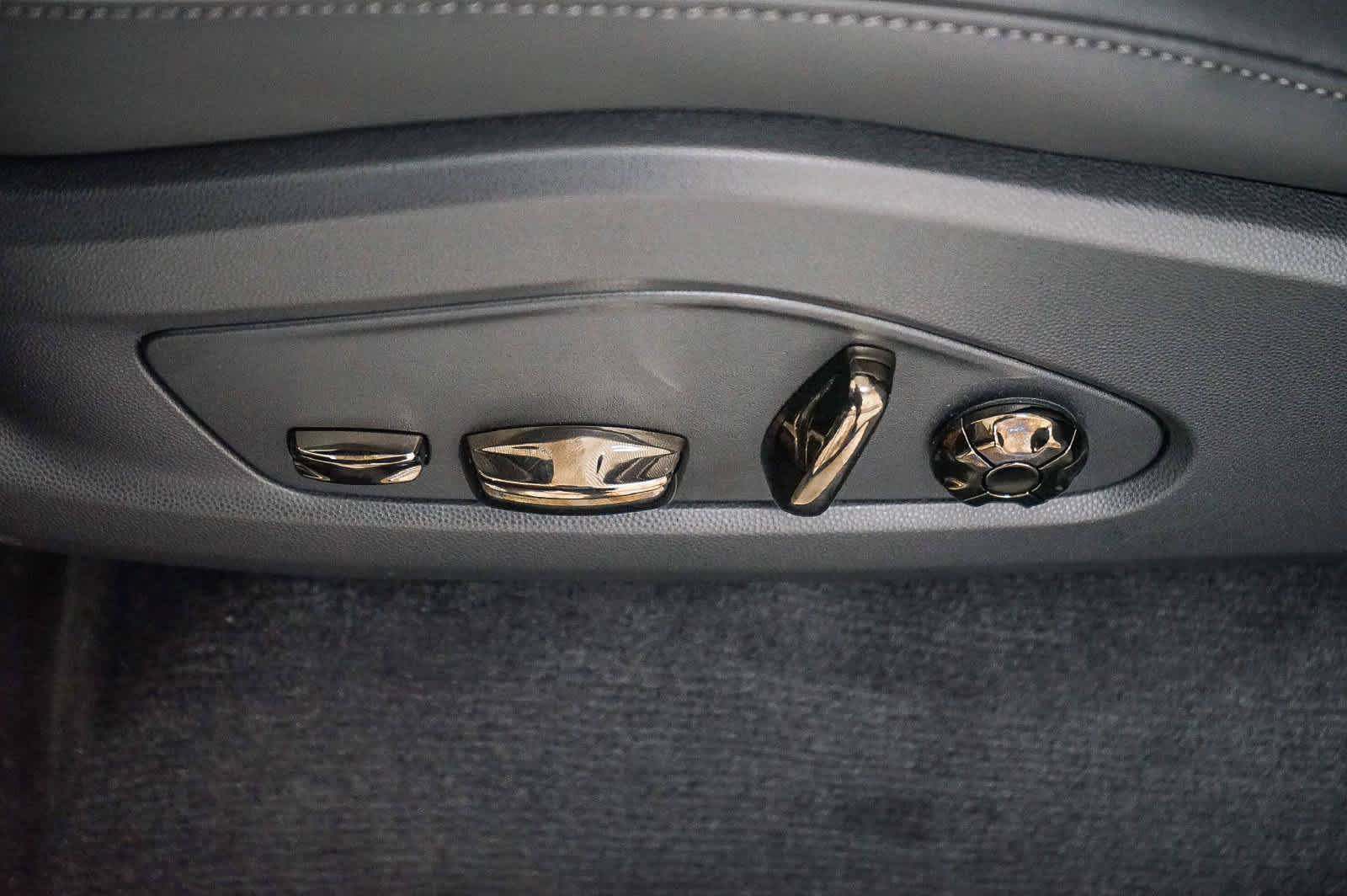 New 2026 Porsche Cayenne Electric Coupe AWD/4WD image 26