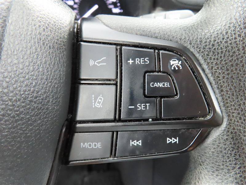 Used 2023 Toyota Sienna LE AWD/4WD image 22