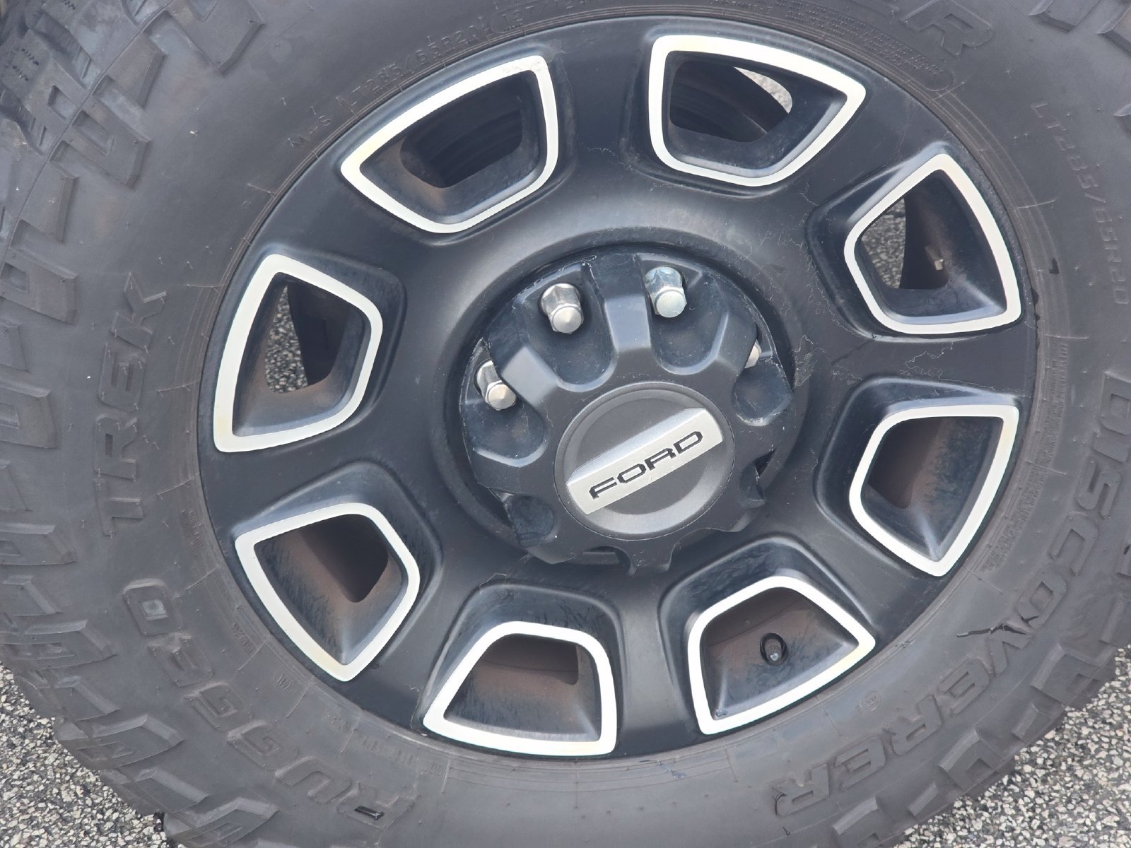 Used 2024 Ford F350 Platinum w/ FX4 Off-Road Package AWD/4WD image 15